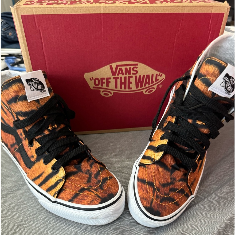 VANS SK8-Hi Tapered Tiger / True White Hi-tops women’s 7.5 like new